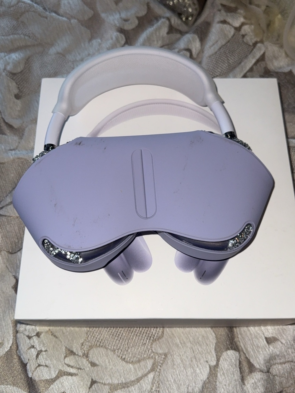 Apple pro max over the ear oriole headphones noise cancellation